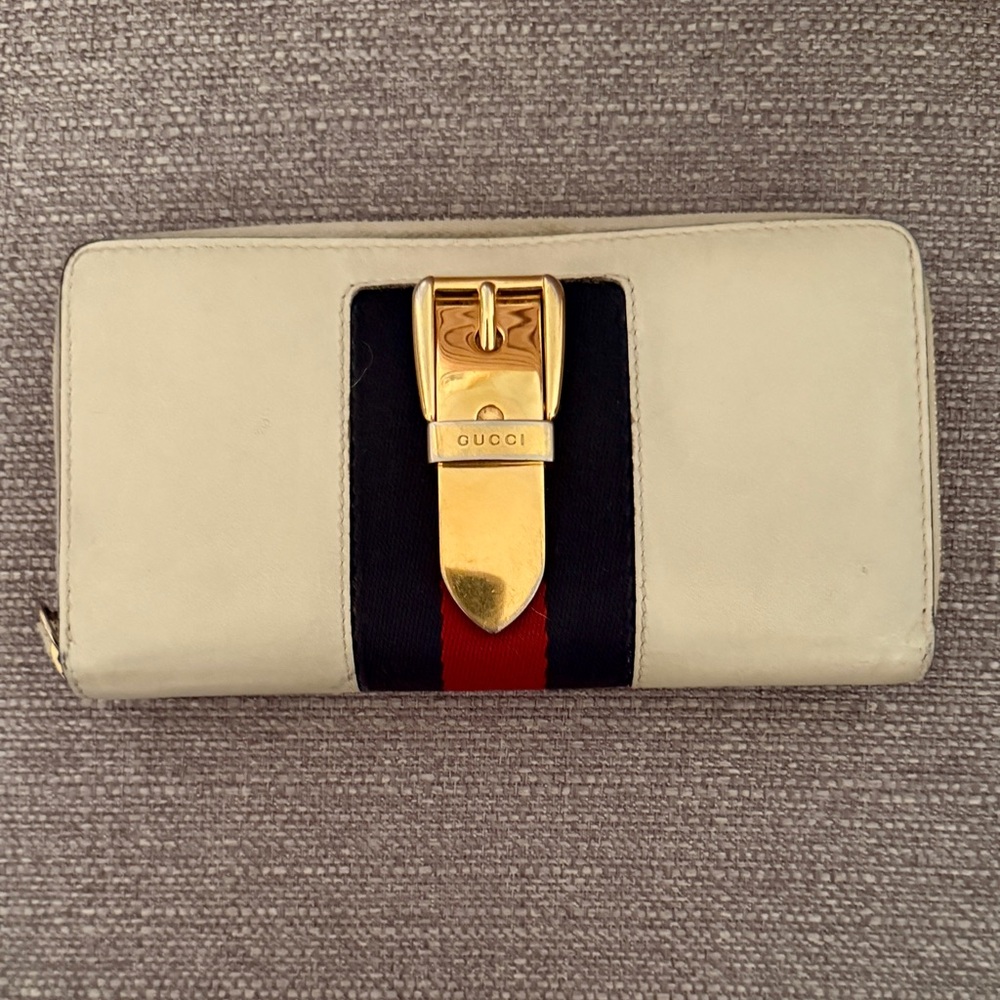 Gucci Calfskin Leather Sylvie Zip Wallet, ivory
